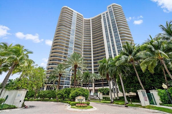 Exterior, Facade, Condo Building