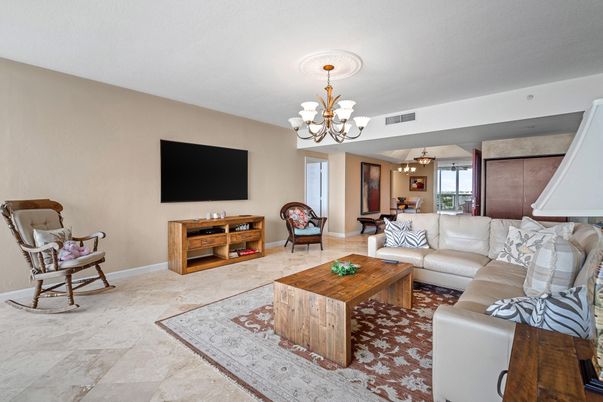Chandelier, Interior, Living room
