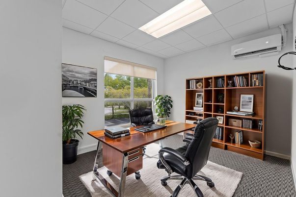 Home Office, Interior