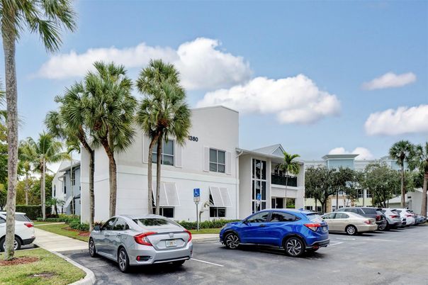 Exterior, Facade, Modern