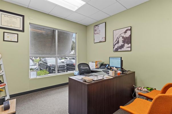 Home Office, Interior