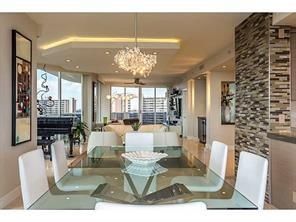 Chandelier, Dining room, Interior, Living room, Piano, Recessed Lighting