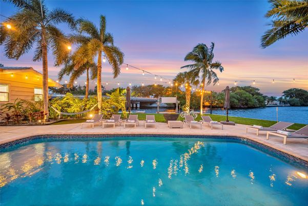 Exterior, Pool, Water