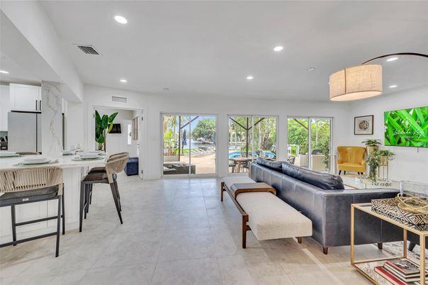 Chandelier, Dining room, Interior, Living room, Recessed Lighting