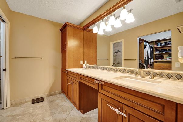 Bathroom, Dual Sink Vanities, Interior, Walk-in Closets