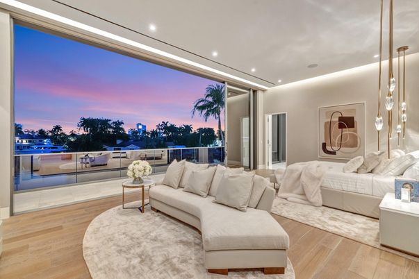 Interior, Living room, Pendant Lights, Recessed Lighting, Wood Texture Flooring
