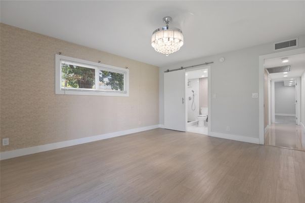 Chandelier, Empty room, Interior, Wood Texture Flooring