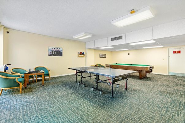Billiard Table, Game Room, Interior