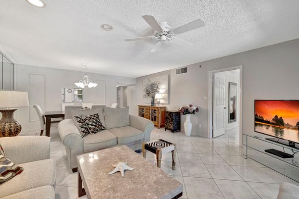 Dining room, Interior, Living room, Marble, Pendant Lights, Recessed Lighting