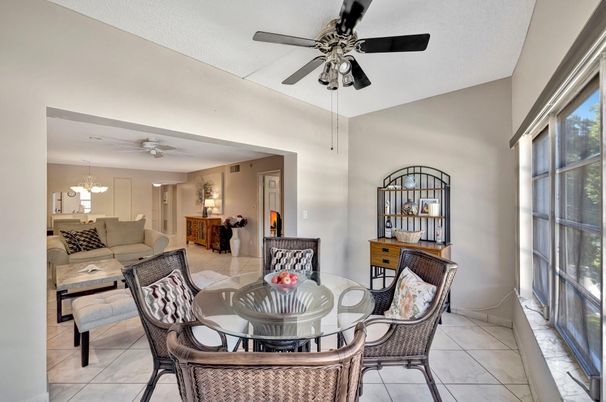 Chandelier, Dining room, Interior, Living room