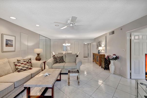 Chandelier, Dining room, Interior, Living room, Recessed Lighting