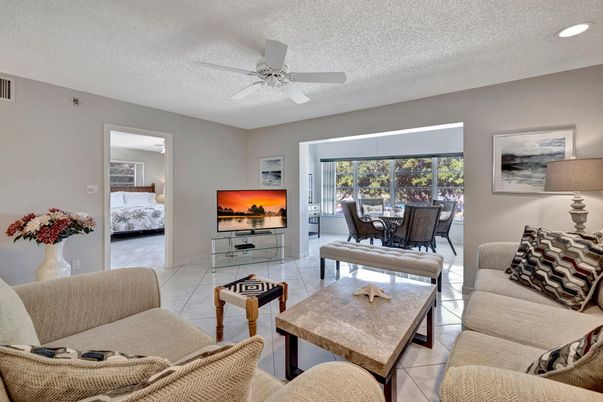 Dining room, Interior, Living room, Recessed Lighting
