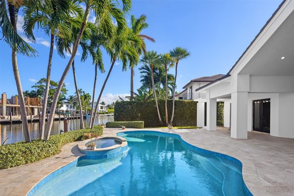 Exterior, Pool, Water