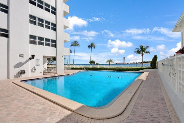 Exterior, Pool, Water