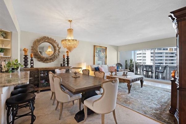 Chandelier, Dining room, Interior, Living room