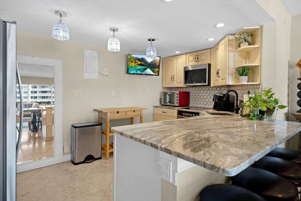 Interior, Kitchen, Pendant Lights, Recessed Lighting