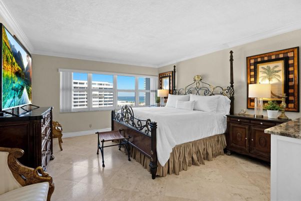 Bedroom, Interior, Water
