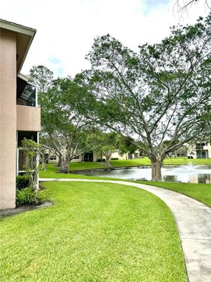 Exterior, Lake
