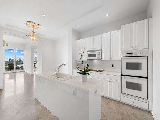 Chandelier, Interior, Kitchen, Recessed Lighting, Stainless Steel Appliances