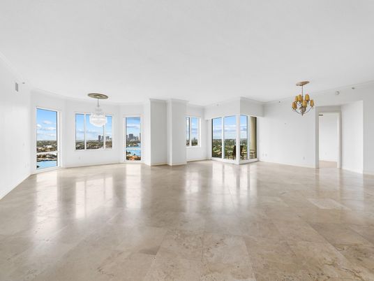 Chandelier, Empty room, Interior, Pendant Lights