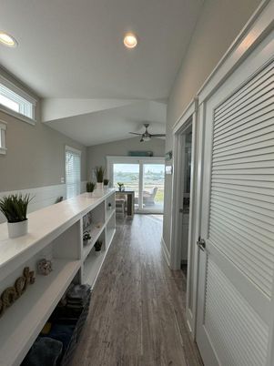 Interior, Recessed Lighting, Wood Texture Flooring