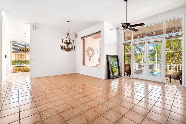 Chandelier, Empty room, Interior, Pendant Lights