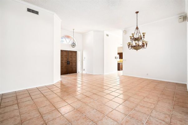 Chandelier, Empty room, Interior, Pendant Lights