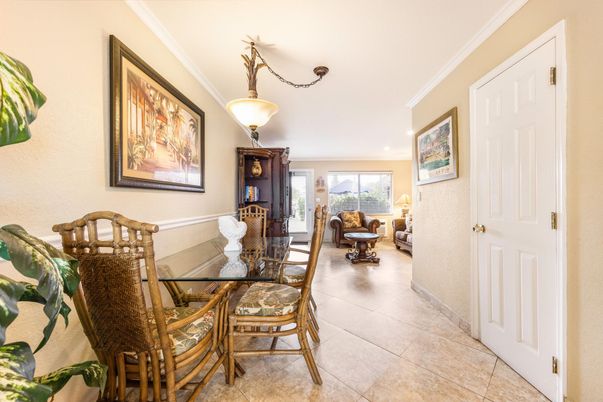 Dining room, Interior, Recessed Lighting