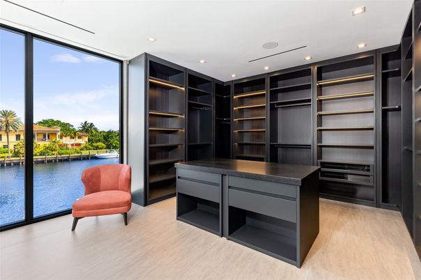 Interior, Recessed Lighting, Walk-in Closets, Water