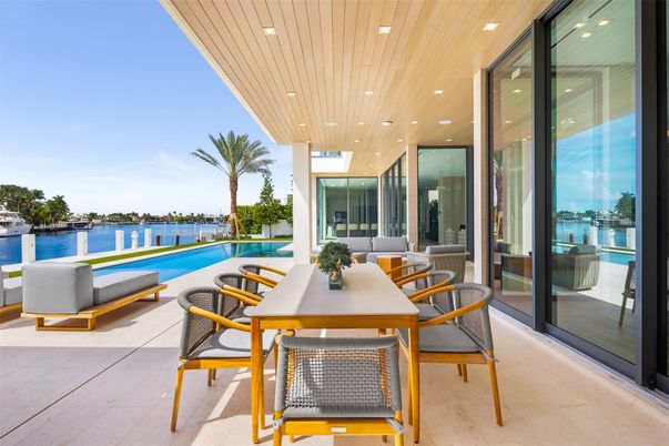 Exterior, Pool, Water