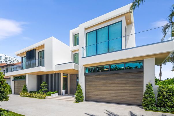 Attached, Exterior, Facade, Modern