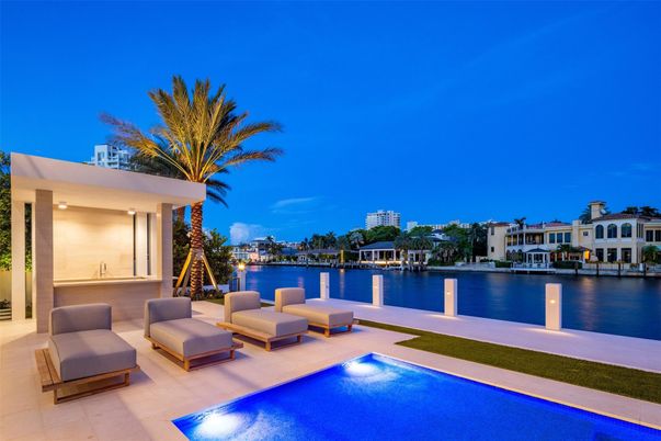 Exterior, Lake, Pool
