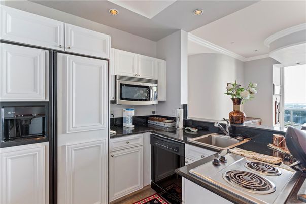Interior, Kitchen, Recessed Lighting, Water