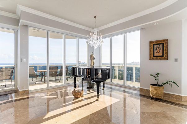 Chandelier, Interior, Piano, Recessed Lighting, Water