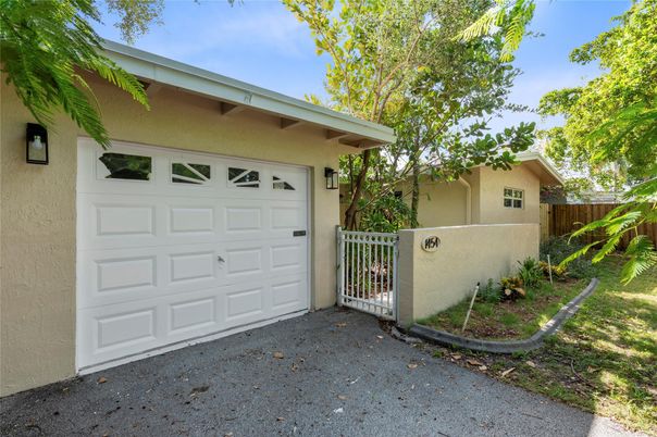 Detached Garage, Exterior