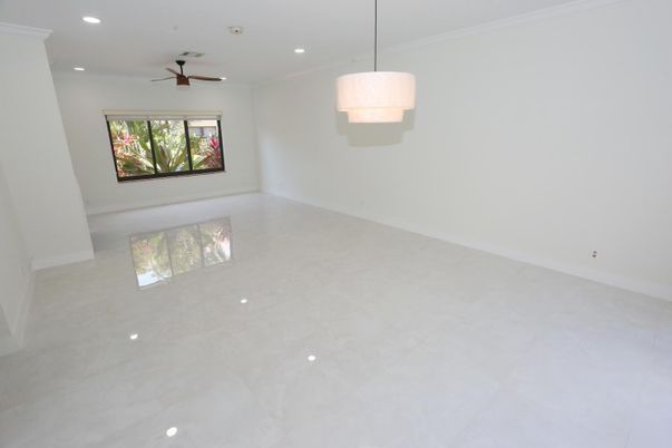 Empty room, Interior, Pendant Lights, Recessed Lighting