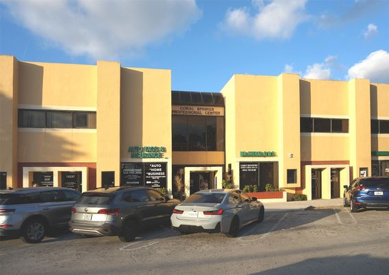 Exterior, Facade, Modern