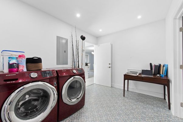 Interior, Recessed Lighting, Washer
