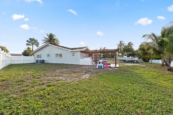Backyard, Exterior, Playground