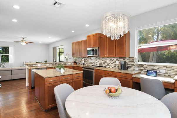 Chandelier, Dining room, Interior, Kitchen, Recessed Lighting, Wood Texture Flooring