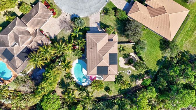 Exterior, Drone
