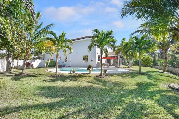 Backyard, Exterior, Pool