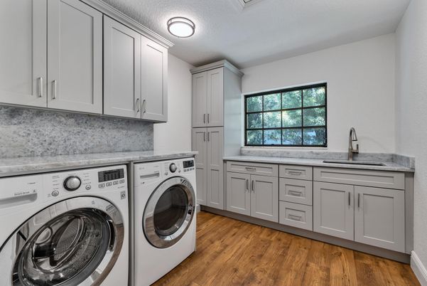 Interior, Washer, Wood Texture Flooring