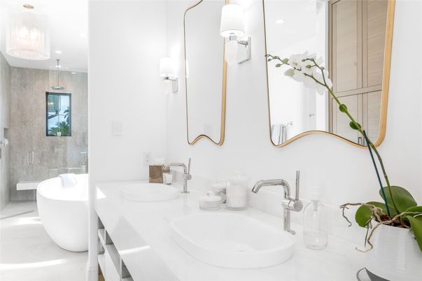Bathroom, Dual Sink Vanities, Free Standing Baths, Interior, Recessed Lighting