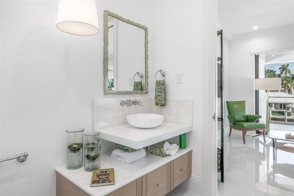 Bathroom, Interior, Recessed Lighting