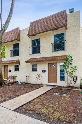 Exterior, Facade, Spanish Mediterranean