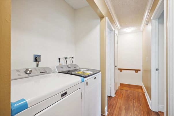 Interior, Utility Closets, Washer, Wood Texture Flooring
