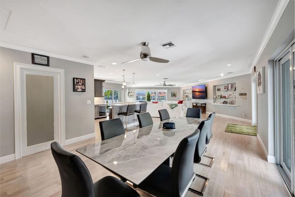 Dining room, Interior, Kitchen, Pendant Lights, Recessed Lighting, Wood Texture Flooring