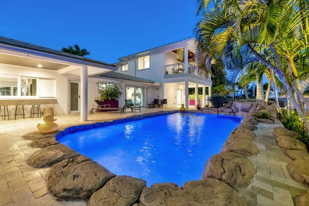 Exterior, Pool