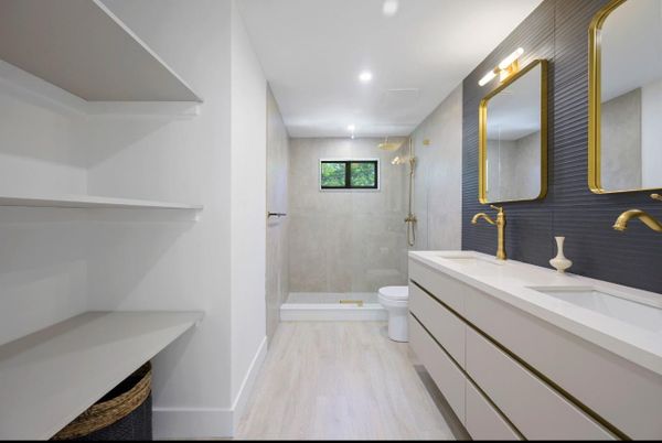Bathroom, Dual Sink Vanities, Interior, Recessed Lighting